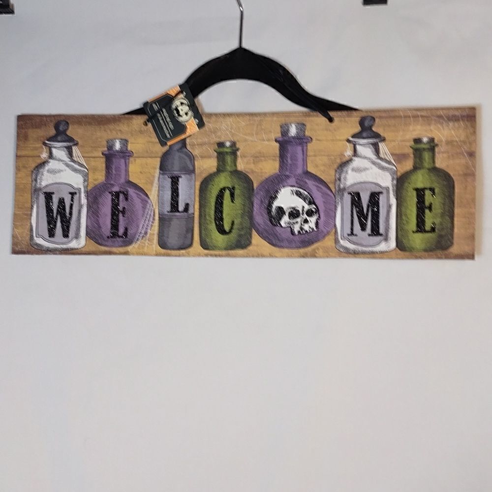 Halloween "Poison Bottle" Welcome Sign - Picture 4 of 4